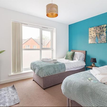 Liberty House - Perfect For Contractors - 2 Off-Road Parking Spaces Wolverhampton Luaran gambar