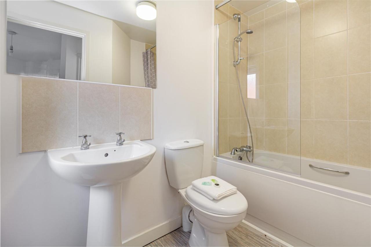 Liberty House - Perfect For Contractors - 2 Off-Road Parking Spaces Wolverhampton Luaran gambar