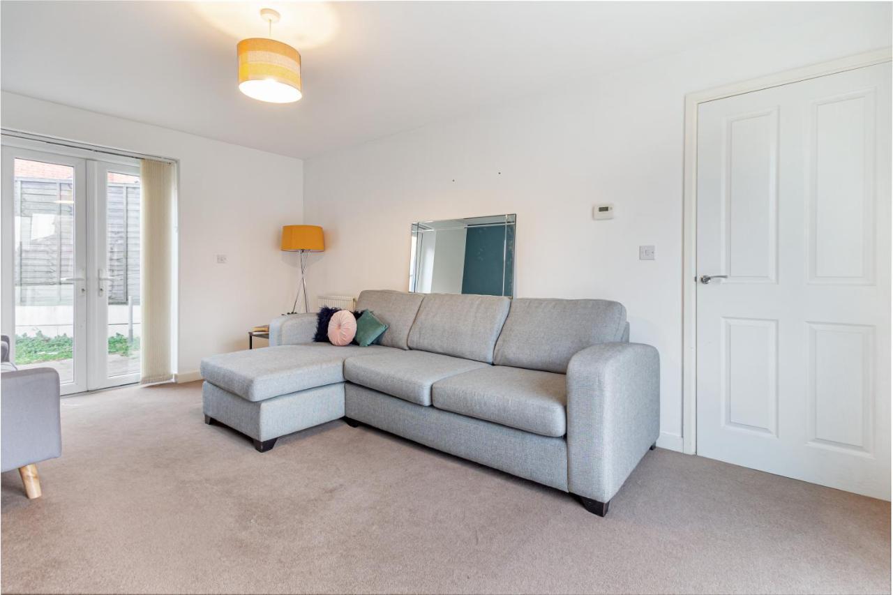 Liberty House - Perfect For Contractors - 2 Off-Road Parking Spaces Wolverhampton Luaran gambar