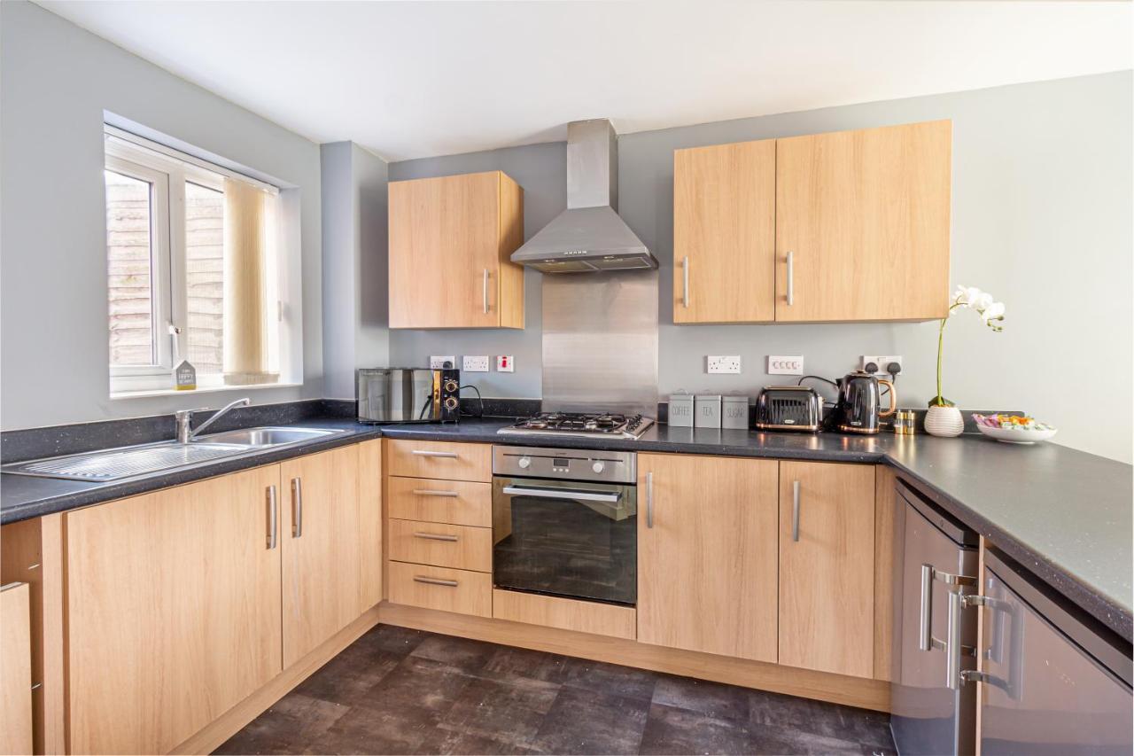 Liberty House - Perfect For Contractors - 2 Off-Road Parking Spaces Wolverhampton Luaran gambar
